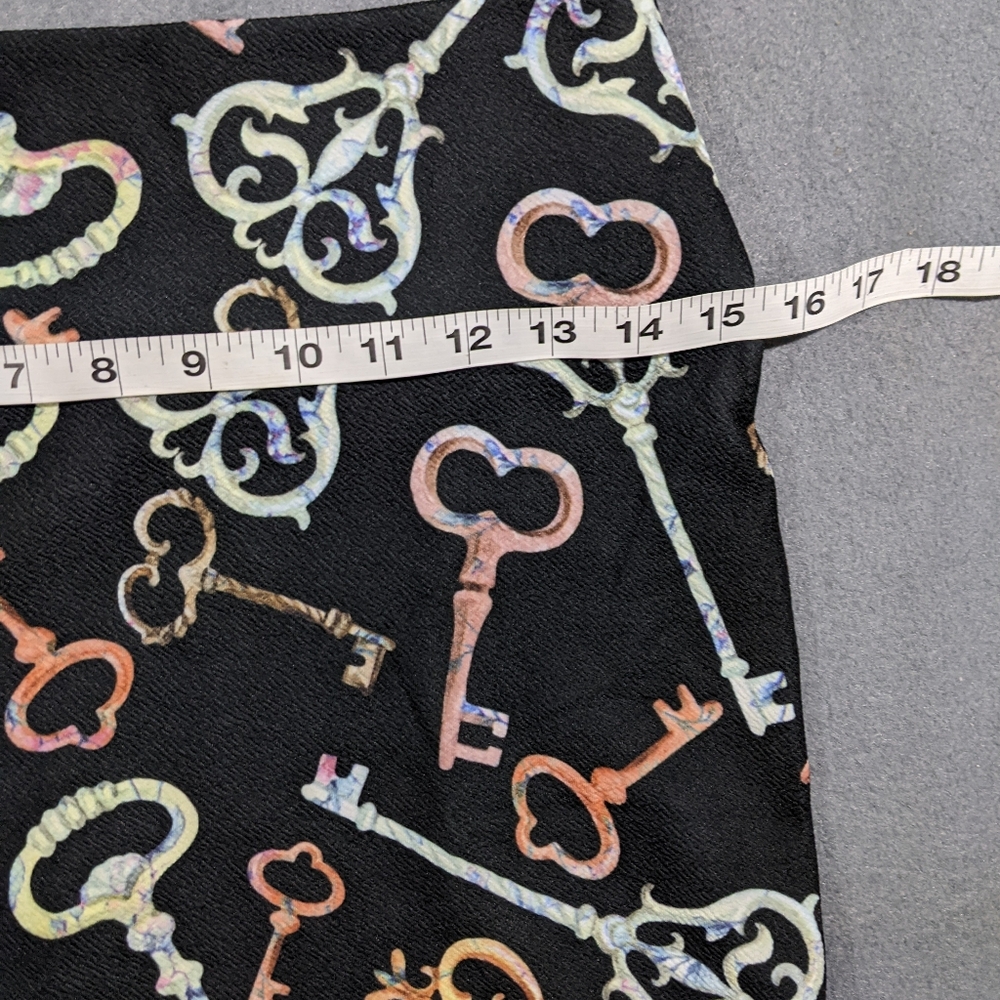 Lularoe pull on cassie skirt Small skeleton key polyester spandex - Picture 3 of 6